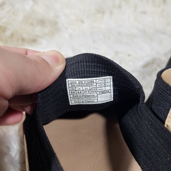 UGG Women's Black Ribbed Slip-On Loafers Size 6.5 - Picture 8 of 9